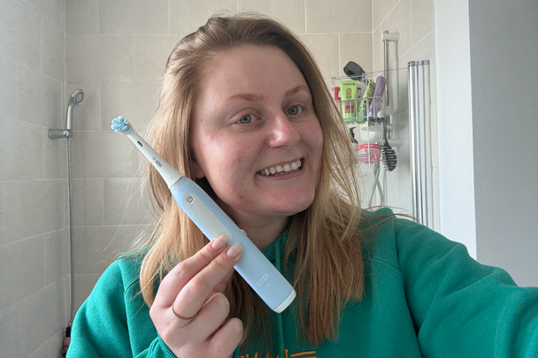 best electric toothbrush indybest review Oral B iO3